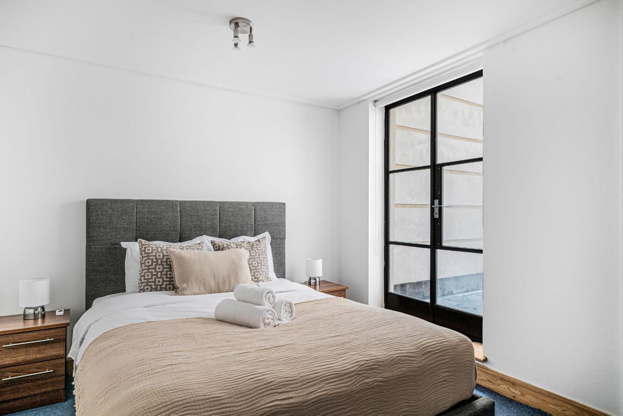 Heart Of Holborn - 2br With Patio - Cityapartmentstay London