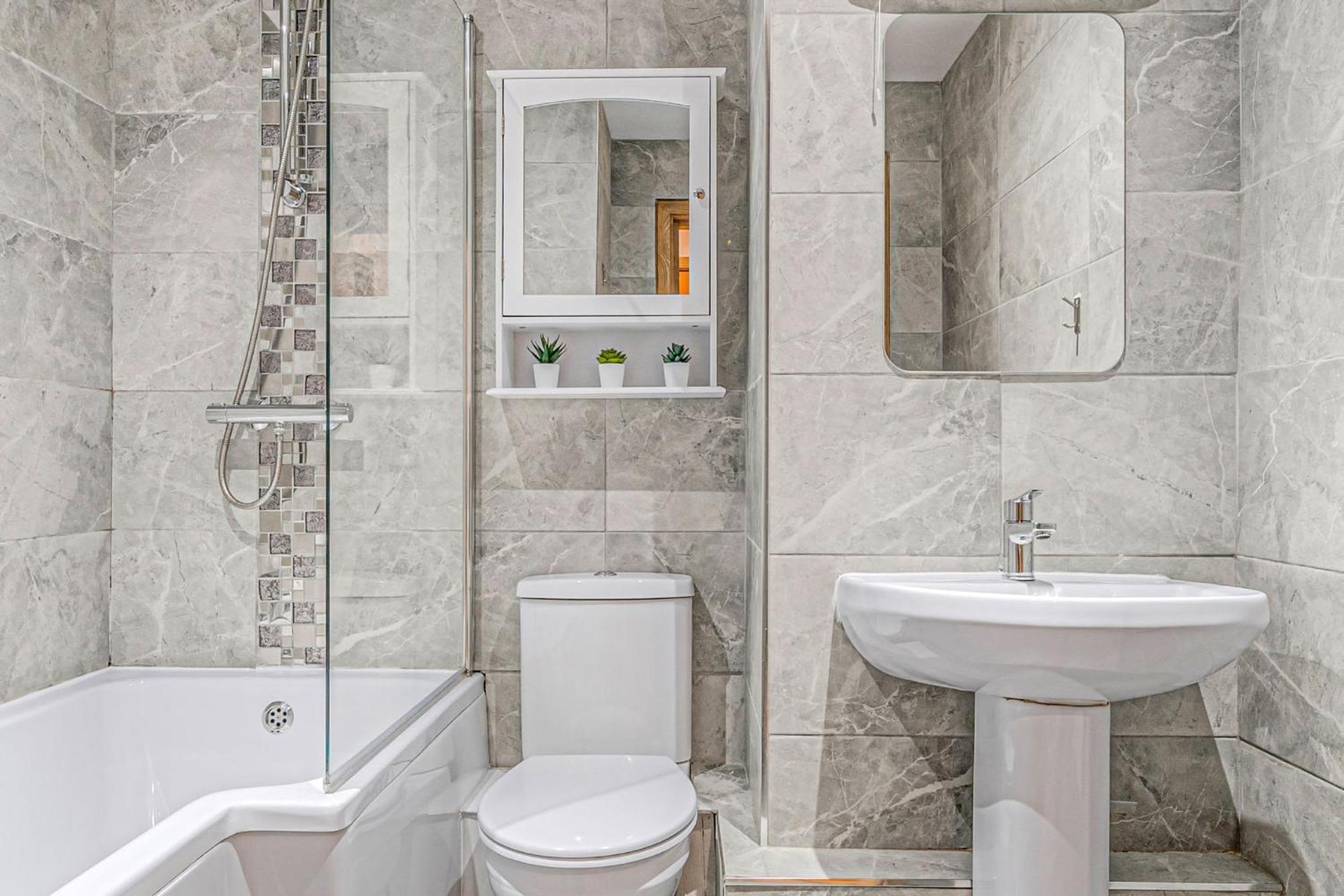 Apartment Heart Of Holborn - 2br With Patio - Cityapartmentstay *