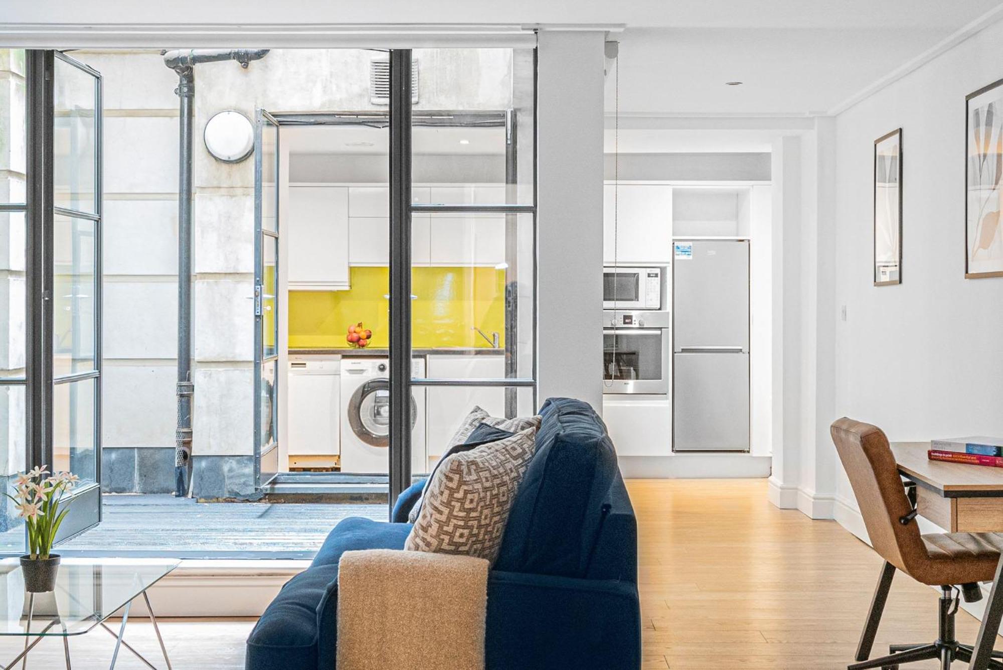 Heart Of Holborn - 2br With Patio - Cityapartmentstay * London